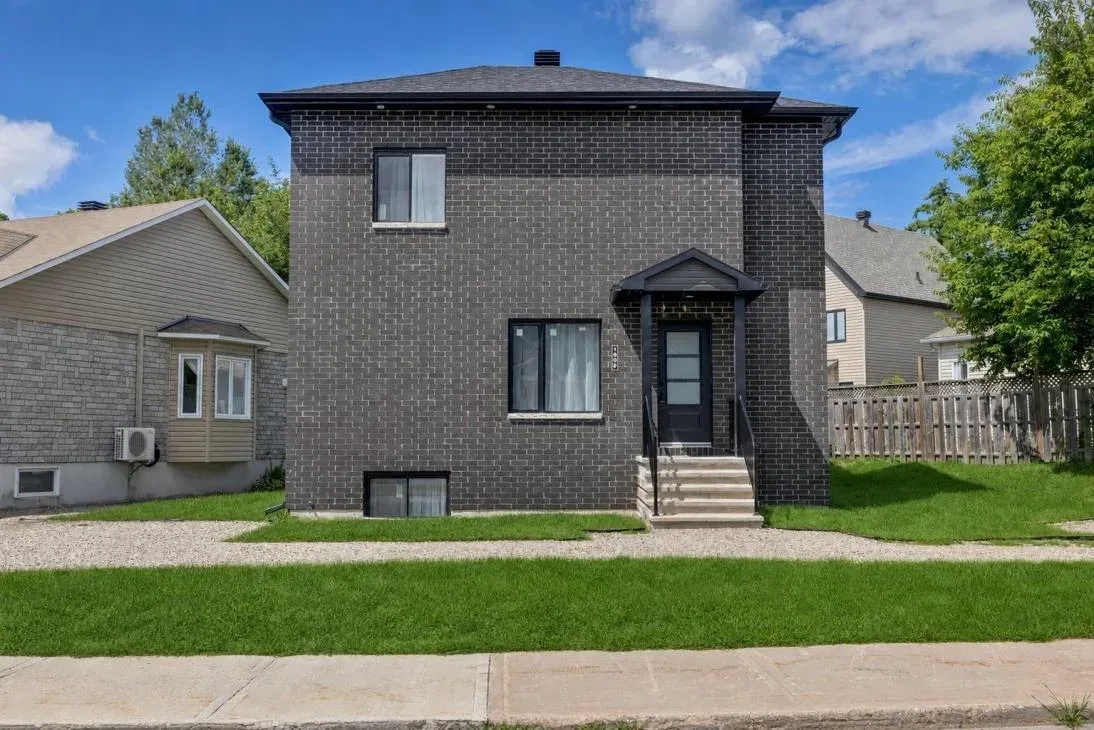 Two-storey house — 1609 Boul. St-René E., Gatineau (Gatineau — Des Fleurs / Rémi Berthiaume / Cheval Blanc) — YGS Yanis Gauthier-Sigeris