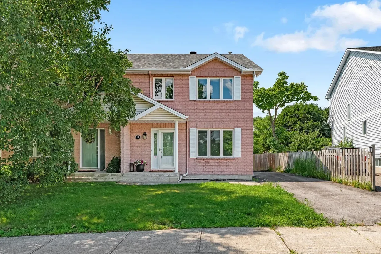 Two-storey house — 188 Rue des Hautes-Rives, Gatineau (Aylmer — Old Aylmer, Des Cèdres, Marina) — YGS Yanis Gauthier-Sigeris