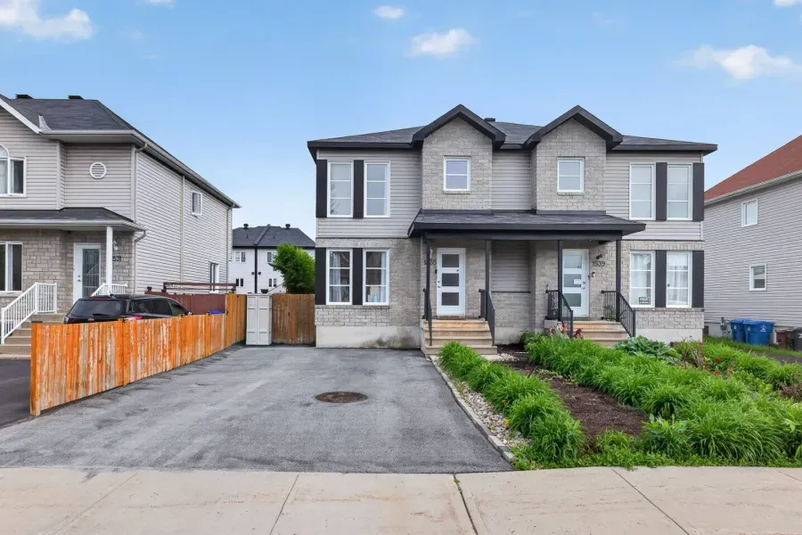 Maison à étages (jumelée) à Gatineau (Gatineau — Des Fleurs / Rémi Berthiaume / Cheval Blanc) — 1535 Rue Atmec — YGS Yanis Gauthier-Sigeris